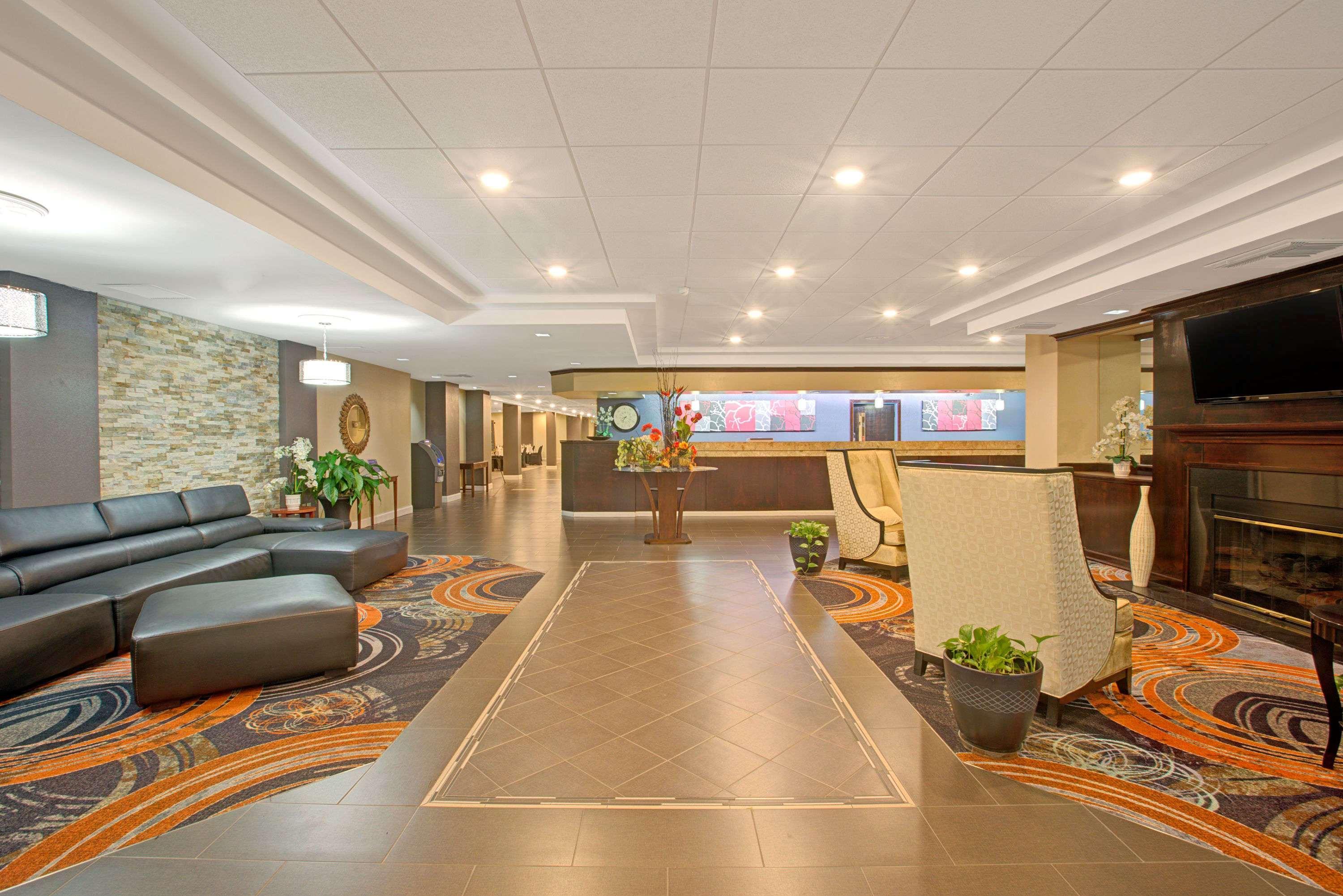 Ramada Plaza By Wyndham Charlotte South End Airport Hotel Екстериор снимка