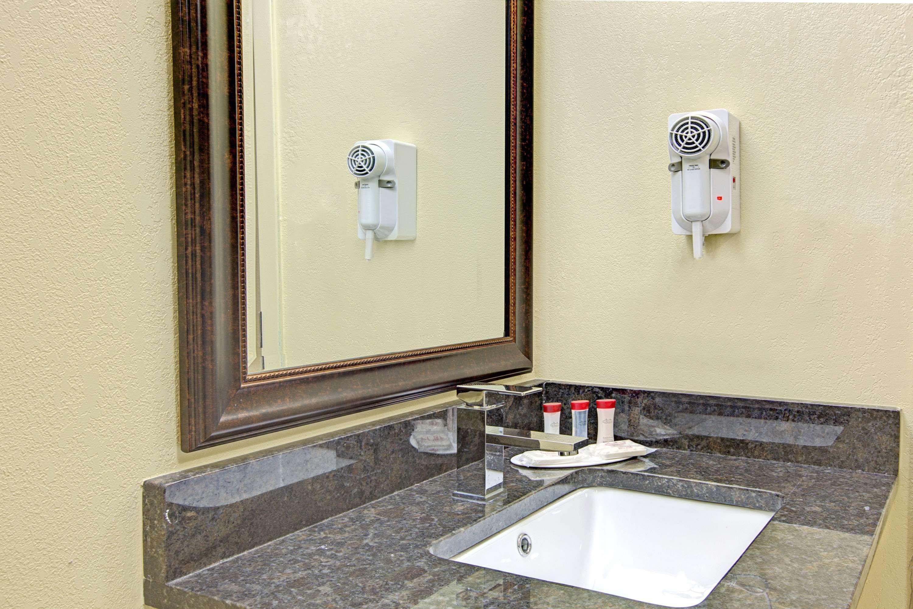 Ramada Plaza By Wyndham Charlotte South End Airport Hotel Екстериор снимка