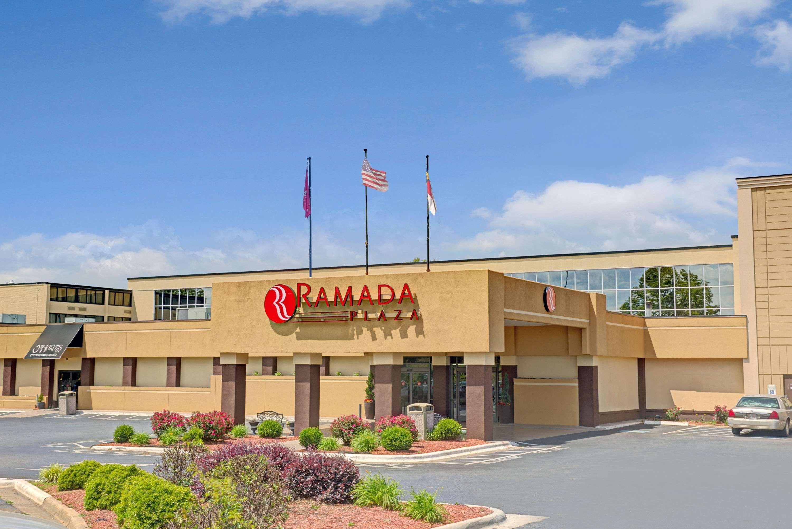 Ramada Plaza By Wyndham Charlotte South End Airport Hotel Екстериор снимка