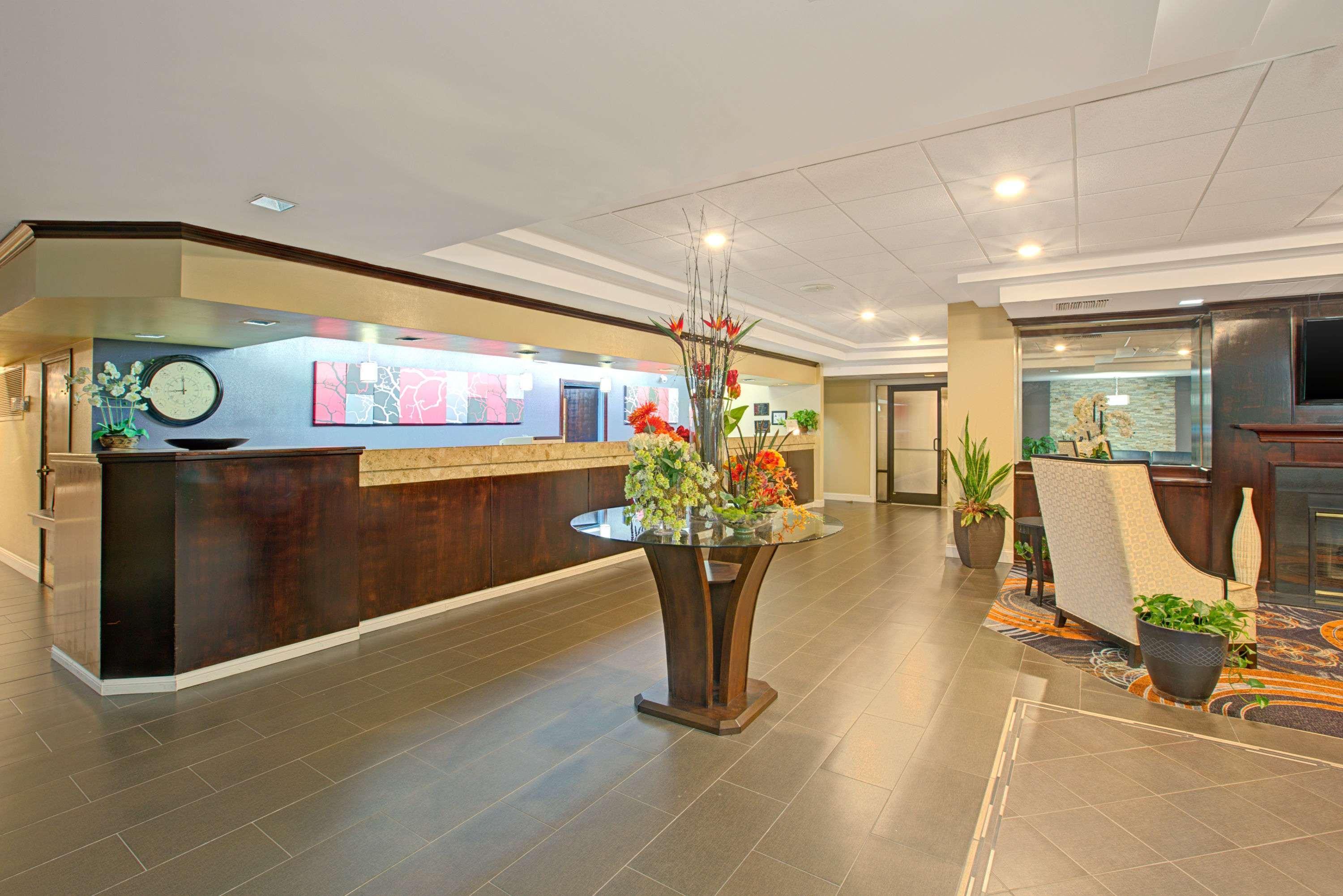 Ramada Plaza By Wyndham Charlotte South End Airport Hotel Екстериор снимка