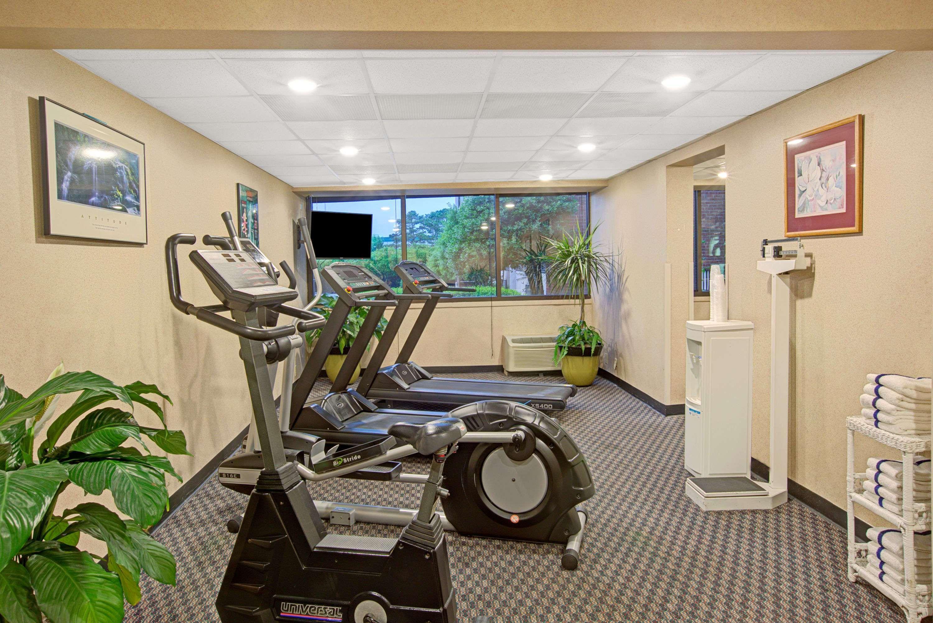 Ramada Plaza By Wyndham Charlotte South End Airport Hotel Екстериор снимка