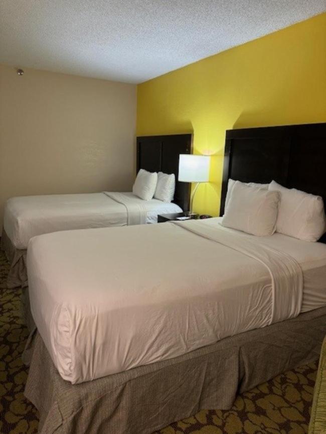 Ramada Plaza By Wyndham Charlotte South End Airport Hotel Екстериор снимка