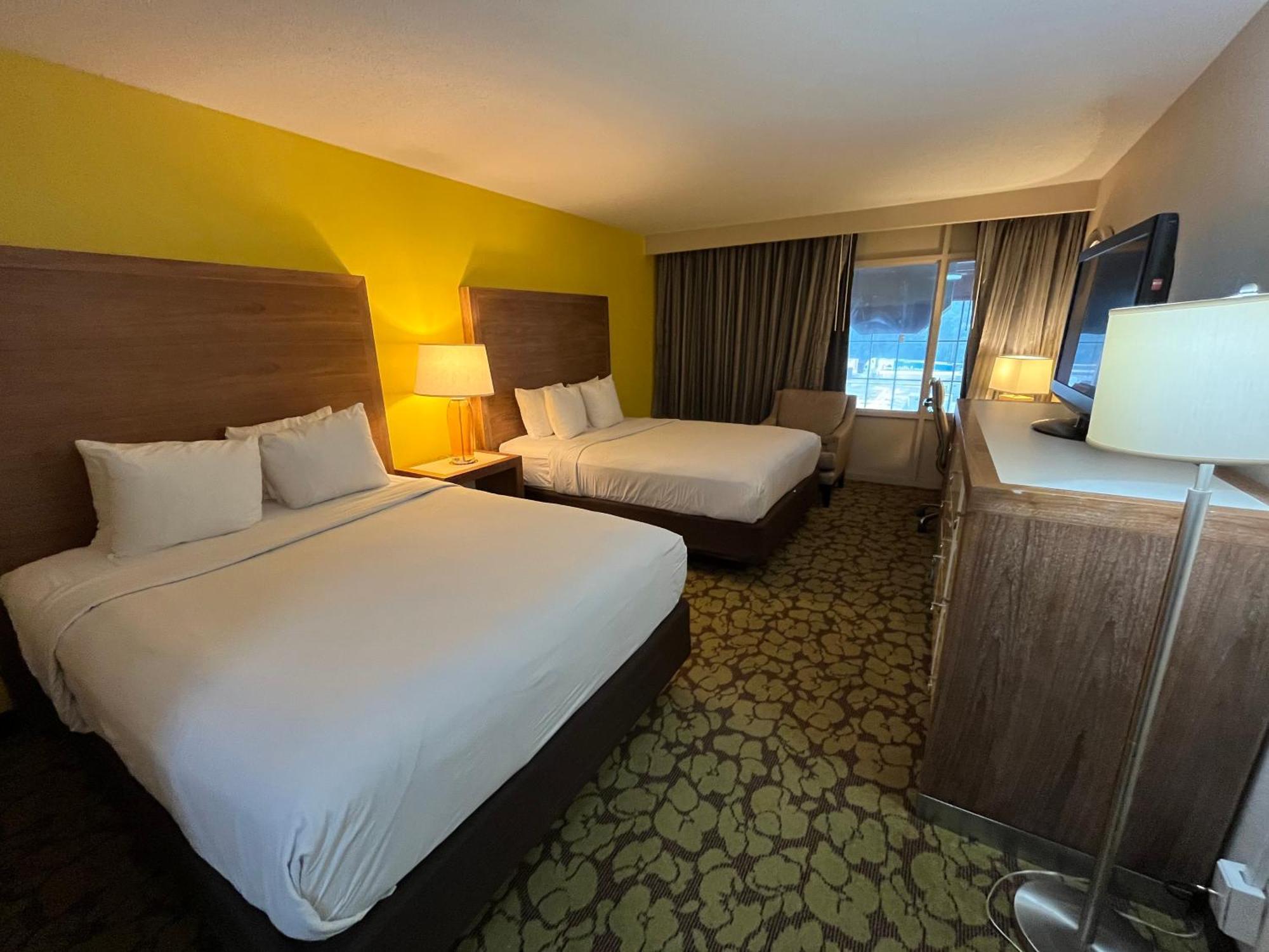 Ramada Plaza By Wyndham Charlotte South End Airport Hotel Екстериор снимка