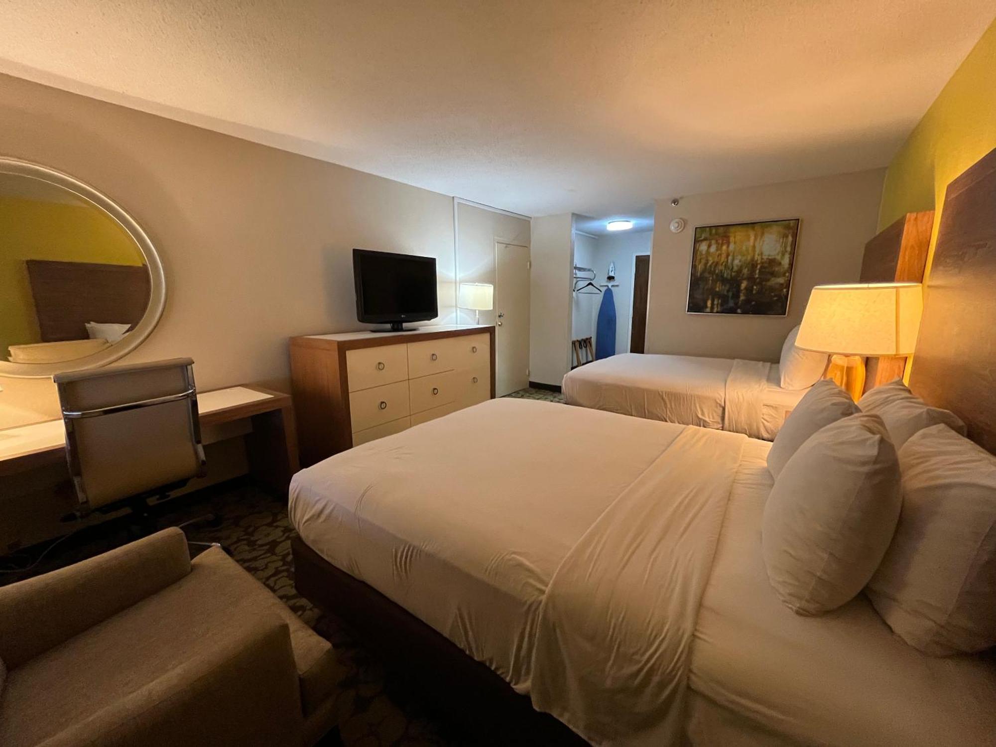 Ramada Plaza By Wyndham Charlotte South End Airport Hotel Екстериор снимка