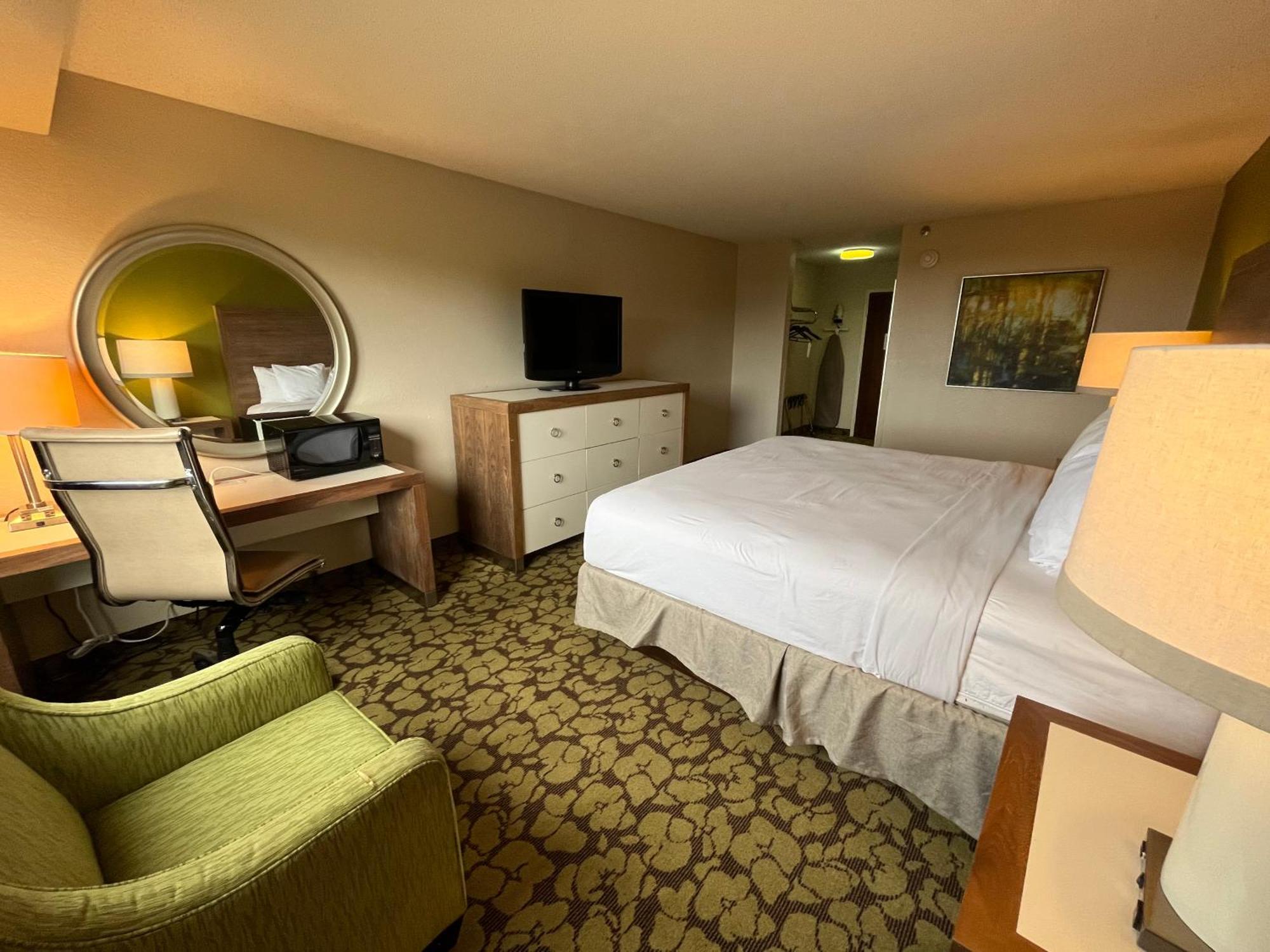 Ramada Plaza By Wyndham Charlotte South End Airport Hotel Екстериор снимка