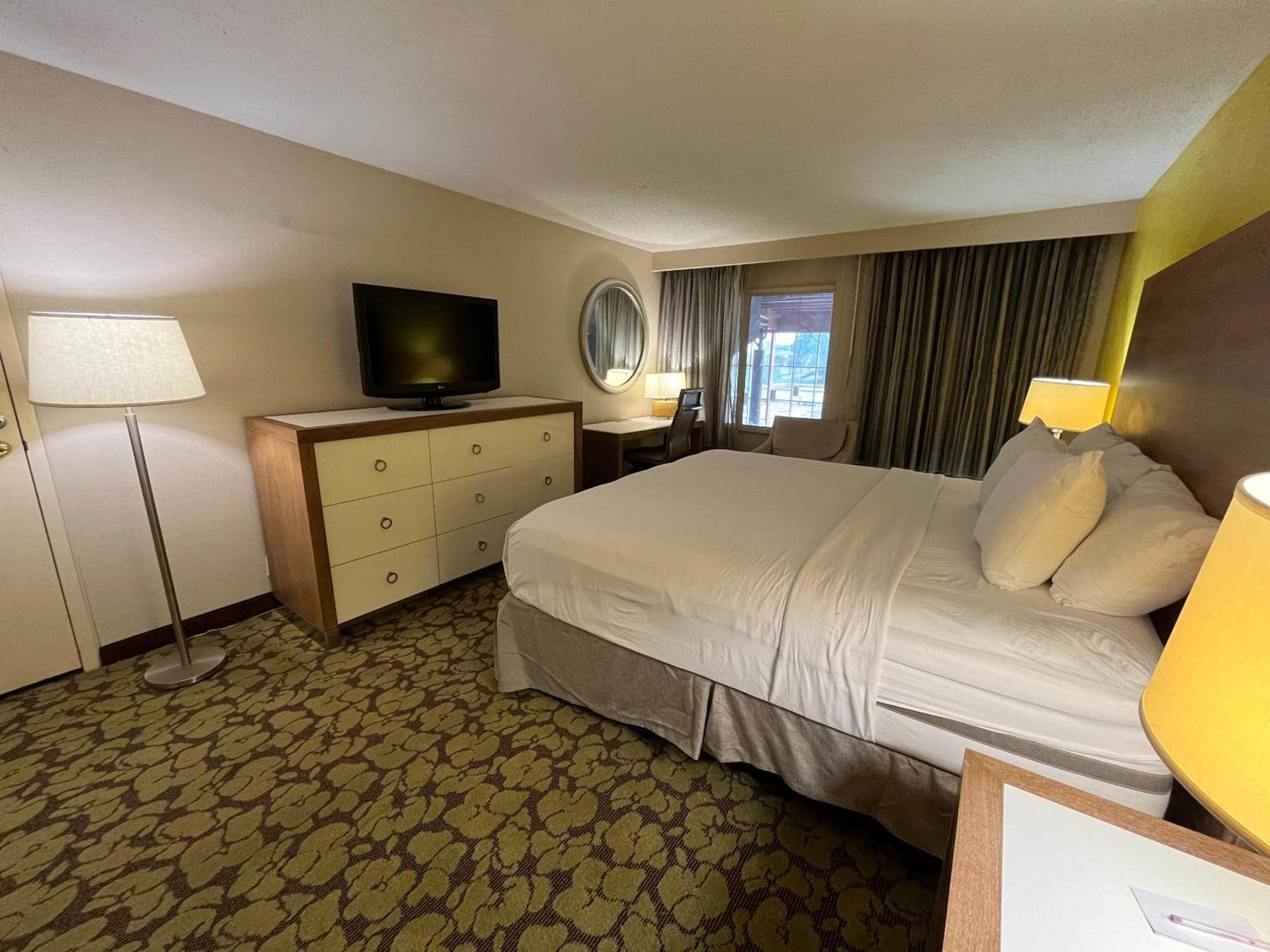 Ramada Plaza By Wyndham Charlotte South End Airport Hotel Екстериор снимка