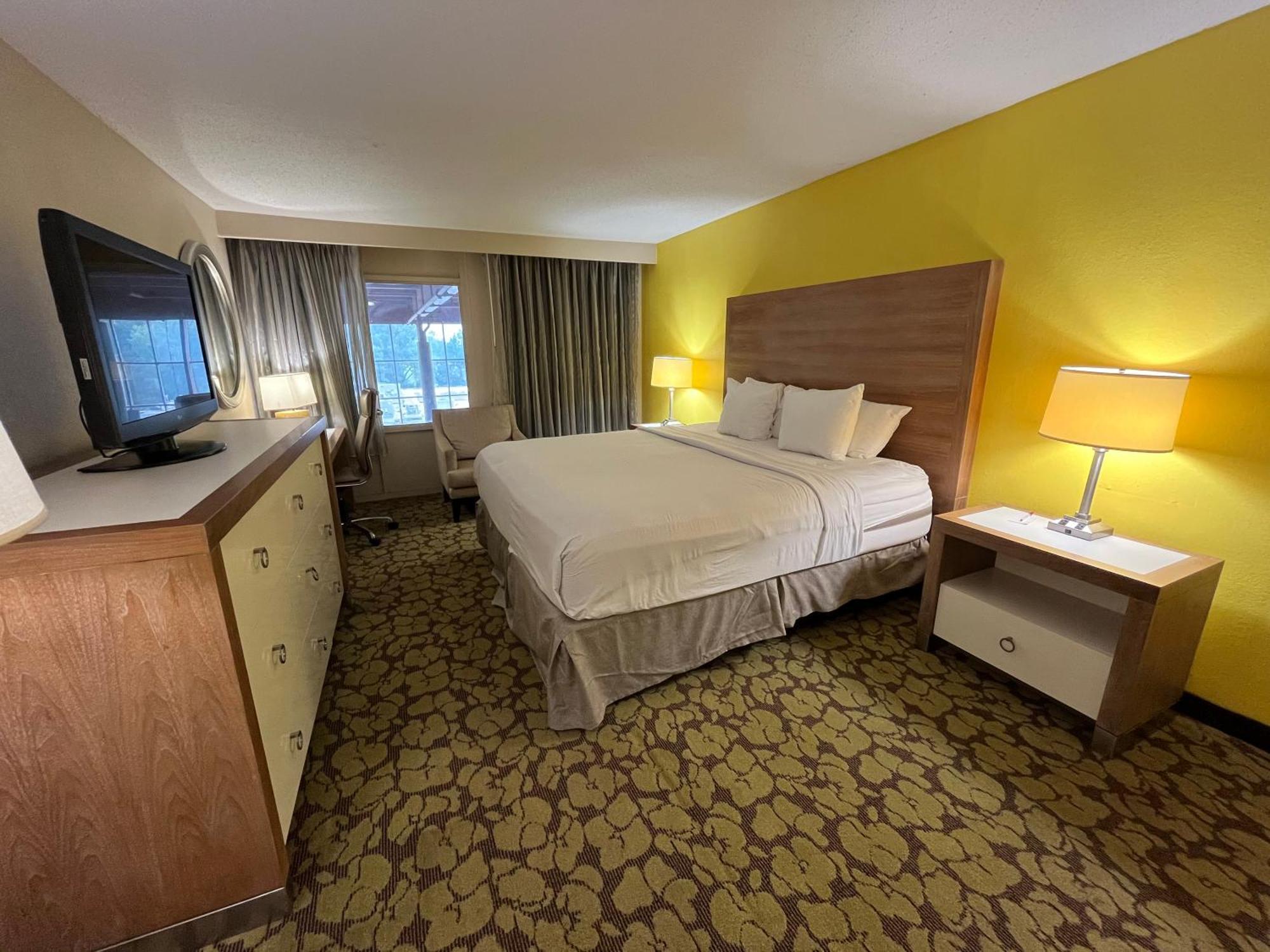 Ramada Plaza By Wyndham Charlotte South End Airport Hotel Екстериор снимка