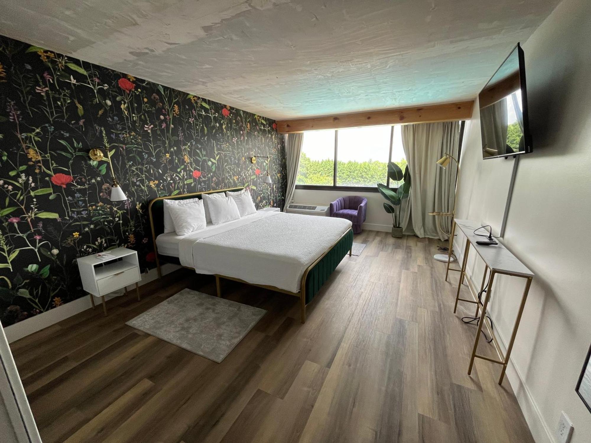 Ramada Plaza By Wyndham Charlotte South End Airport Hotel Екстериор снимка