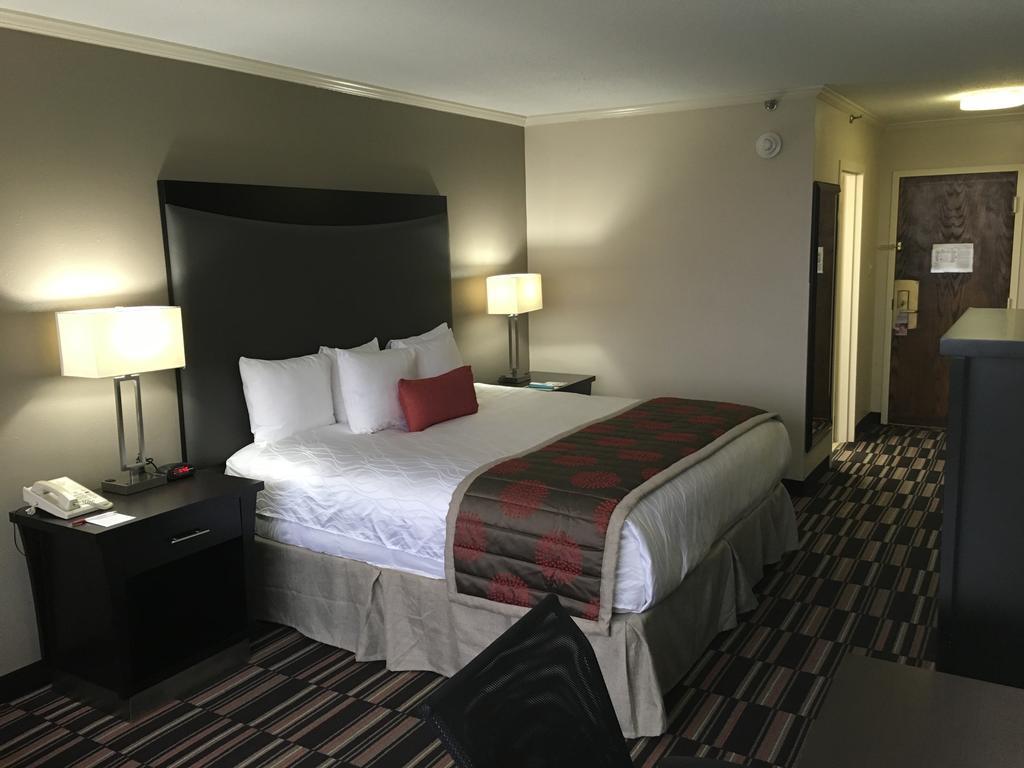 Ramada Plaza By Wyndham Charlotte South End Airport Hotel Екстериор снимка