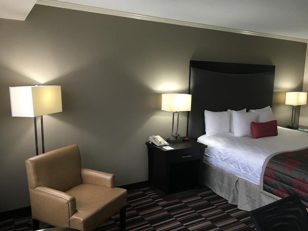 Ramada Plaza By Wyndham Charlotte South End Airport Hotel Екстериор снимка