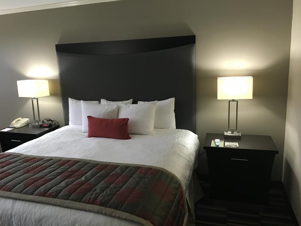 Ramada Plaza By Wyndham Charlotte South End Airport Hotel Екстериор снимка