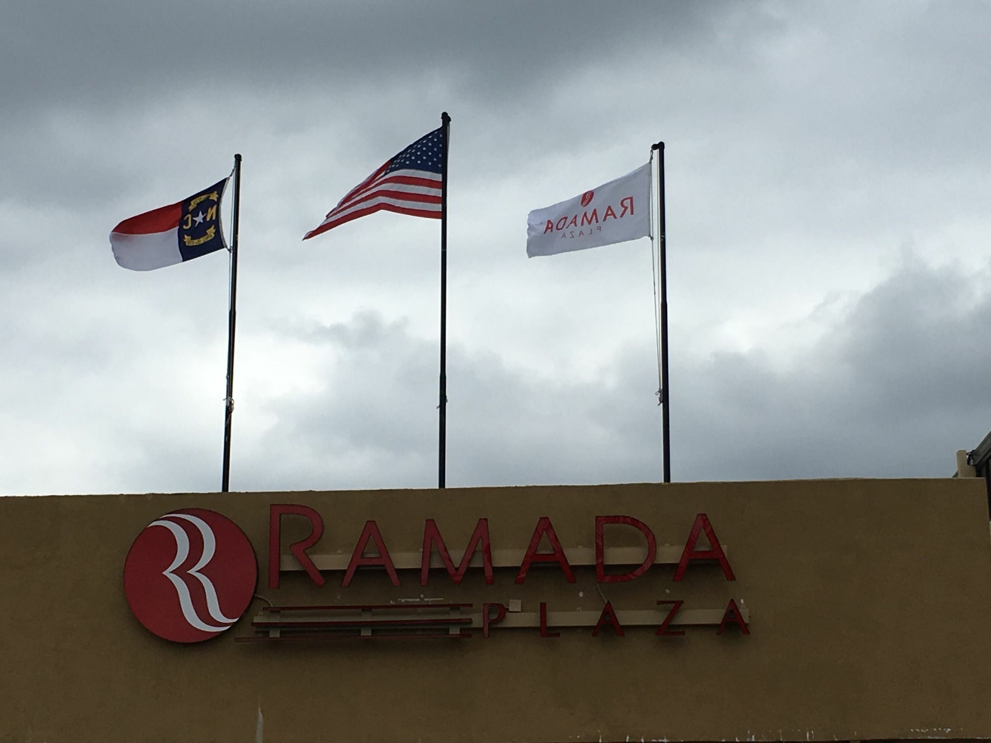 Ramada Plaza By Wyndham Charlotte South End Airport Hotel Екстериор снимка