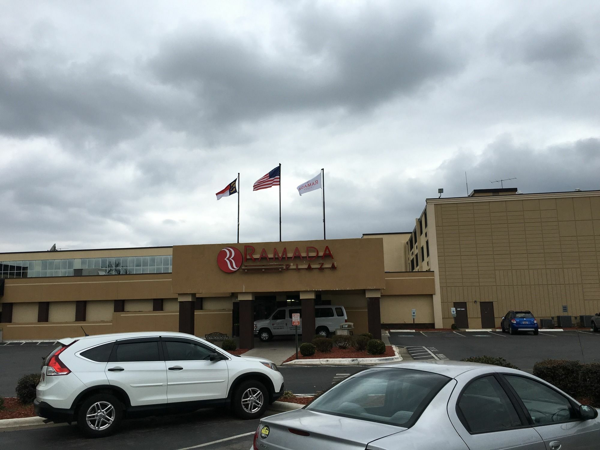 Ramada Plaza By Wyndham Charlotte South End Airport Hotel Екстериор снимка
